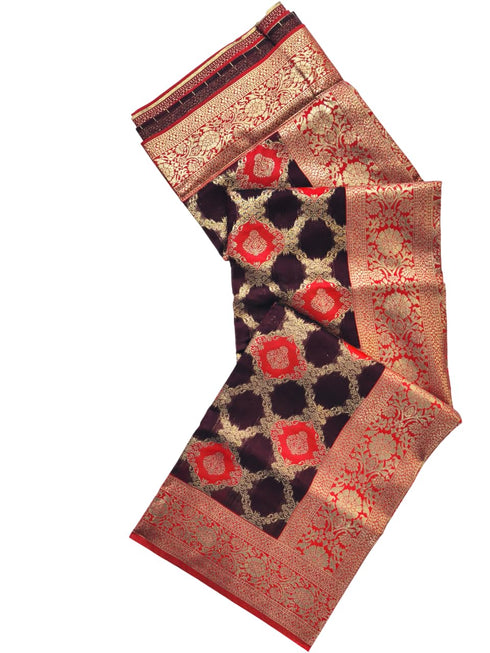 Vasthrlay Banarasi Weaving Contrast