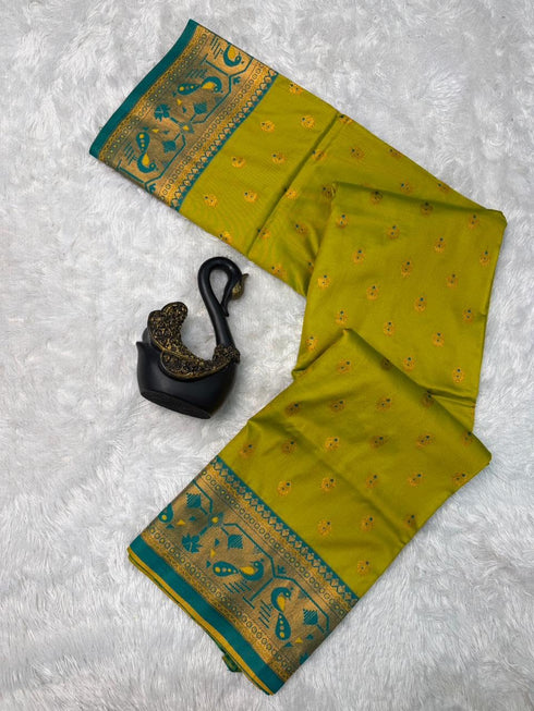 Vasthrlay Banarasi Paithani Weaving