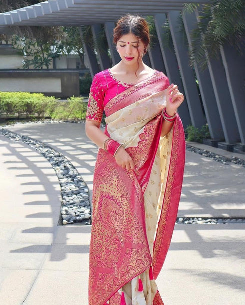 Vasthrlay Banarasi Saree