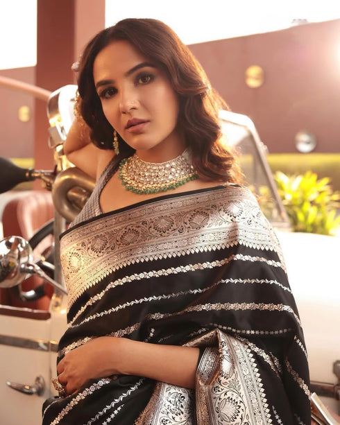Vasthrlay Jacquard Stripes Designer Festival