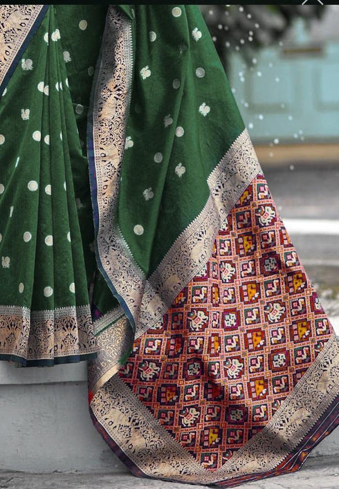 Vasthrlay Banarasi Saree
