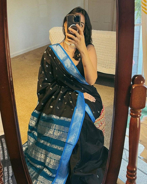 Vasthrlay Black Kanjivaram Traditional Saree