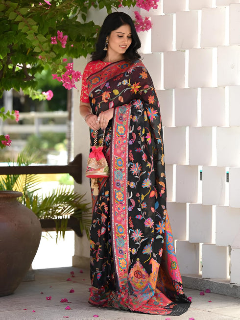 Vasthrlay Traditional Unstitched Saree