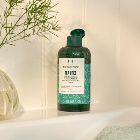 The Body Shop Tea Tree Skin Clearing Facial Wash