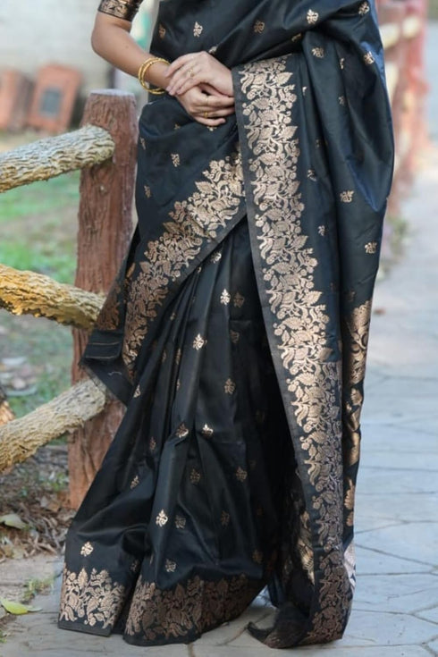 Vasthrlay Kanjivaram Handloom Golden Ethnic Wear