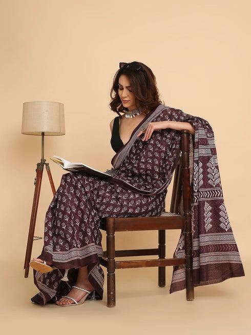 Vasthrlay Lightweight Breathable Traditional Printed Saree