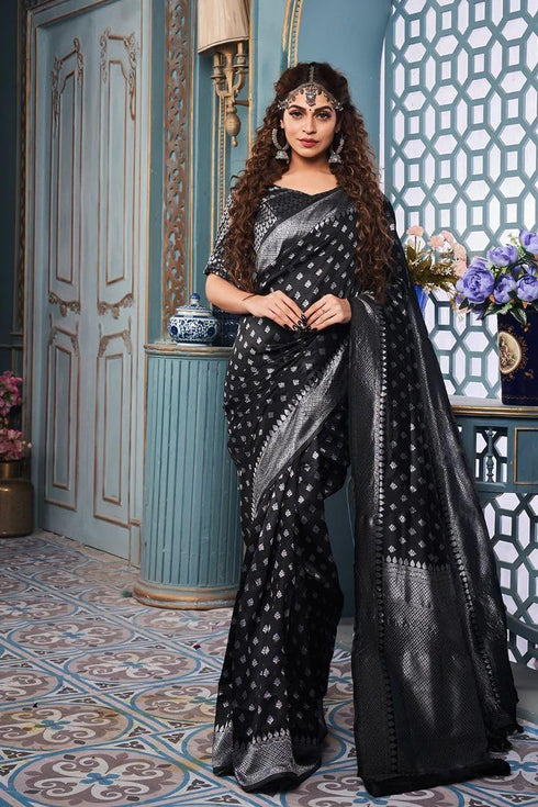 Vasthrlay Banarasi Traditional Unstitched Saree