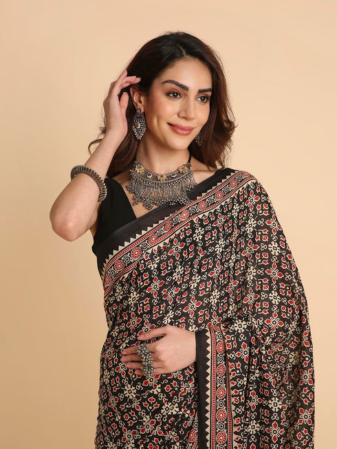 Vasthrlay Lightweight Breathable Traditional Printed Saree