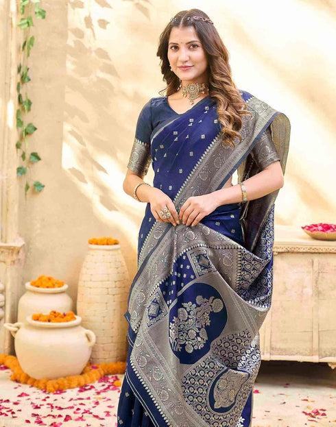 Vasthrlay Womens Weaving Unstitched Cream Saree