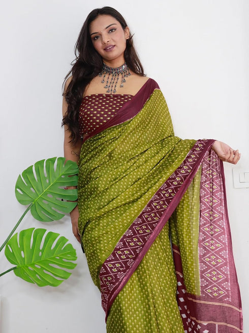 Vasthrlay Womens Printed Unstitched Green Saree