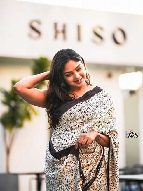 Vasthrlay Off White Traditional Printed Festive