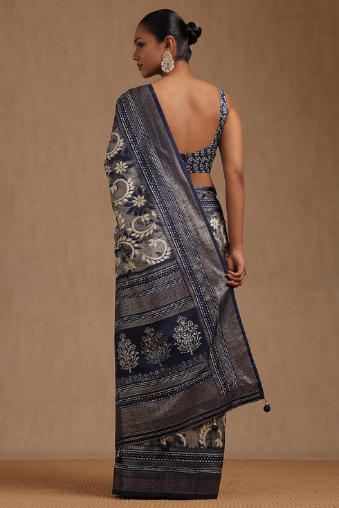 Vasthrlay Floral Print Saree