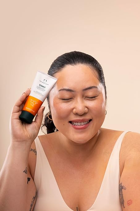 The Body Shop Vitamin C Daily Glow Cleansing Polish