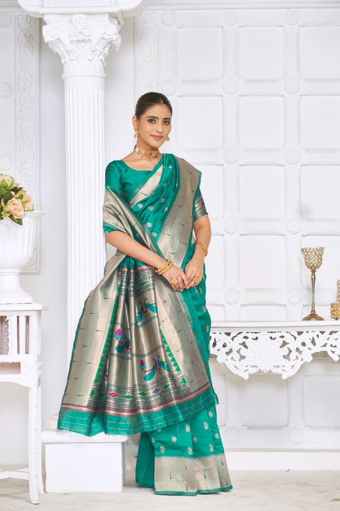 Vasthrlay Paithani Saree