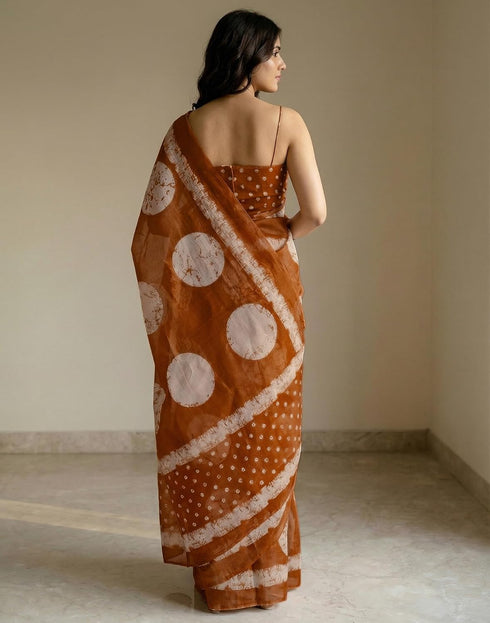 Vasthrlay Womens Printed Dusty Orange | Off-White Saree With Unstitched Blouse Piece