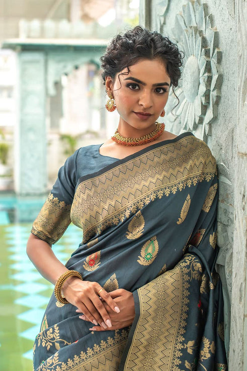 Vasthrlay Banarasi Designer Saree
