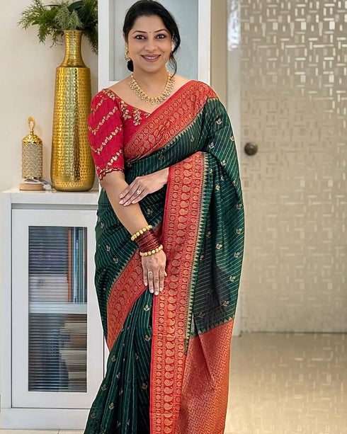 Vasthrlay Magenta Traditional Saree