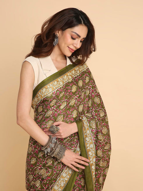 Vasthrlay Lightweight Breathable Traditional Printed Saree