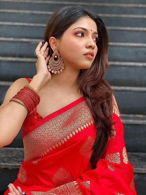 Vasthrlay Kanjivaram Unstitched Saree