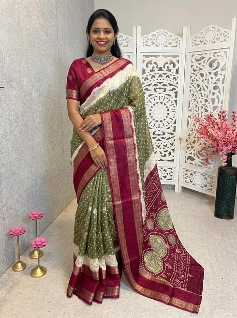 Vasthrlay Handloom Printed Unstitche Attache