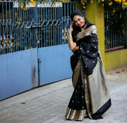 Vasthrlay Kanjivaram Unstitched Saree