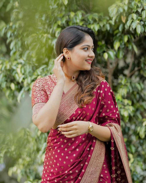 Vasthrlay Banarasi Traditional Unstitched Saree