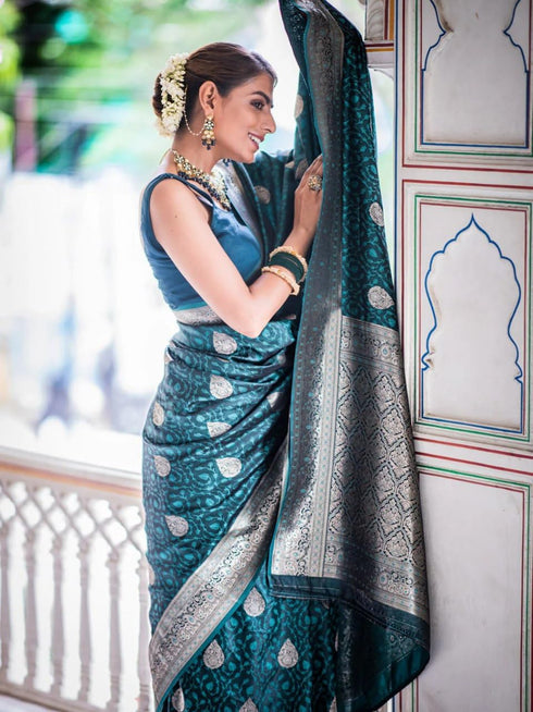 Vasthrlay Saree