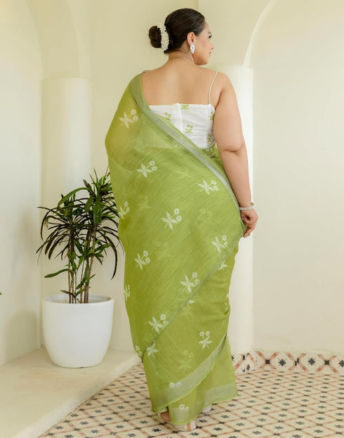 Vasthrlay Womens Printed Unstitched Orange Saree