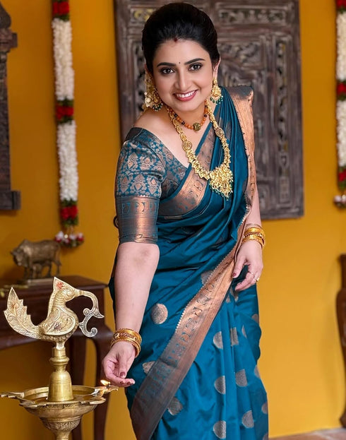 Vasthrlay Banarasi Jacquard Unstitched Dark Green Saree