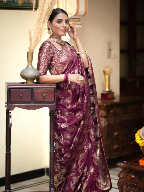 Vasthrlay Banarasi Traditional Unstitched Saree