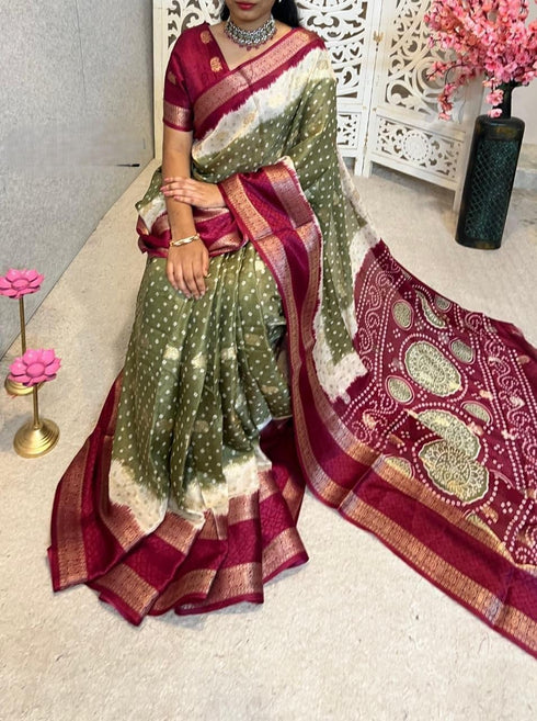 Vasthrlay Handloom Printed Unstitche Attache