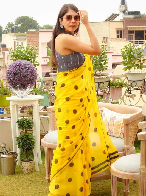 Vasthrlay Printed Unstitched Saree