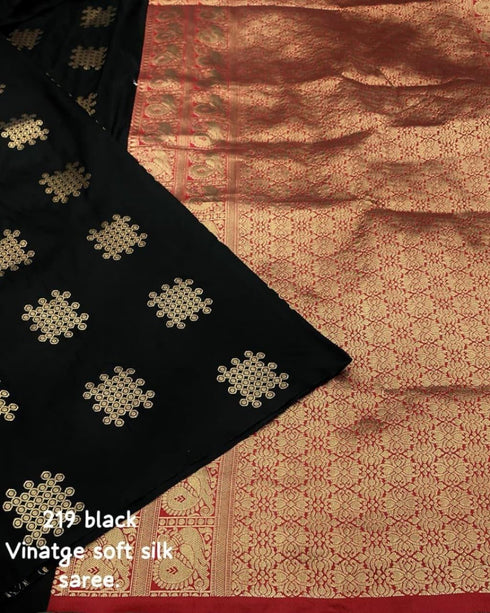 Vasthrlay Orange Saree