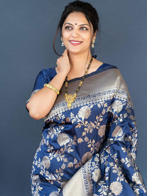 Vasthrlay Traditional Unstitched Saree