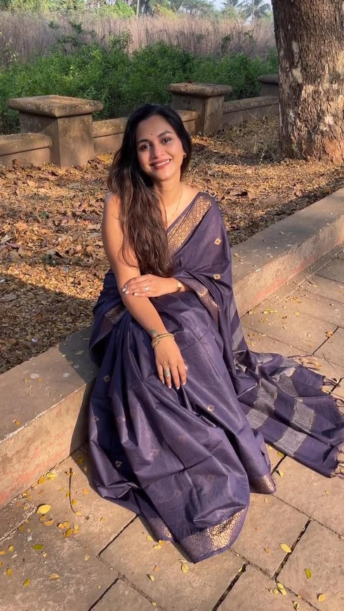 Vasthrlay Kanjivaram Woven Saree