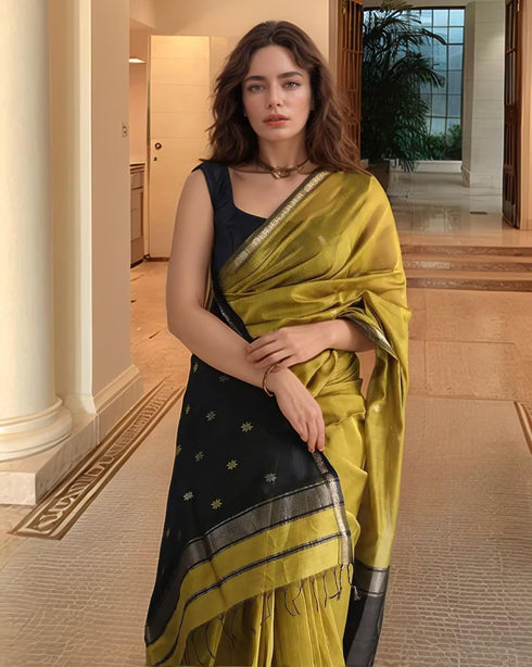 Vasthrlay Banarasi Unstitched Saree