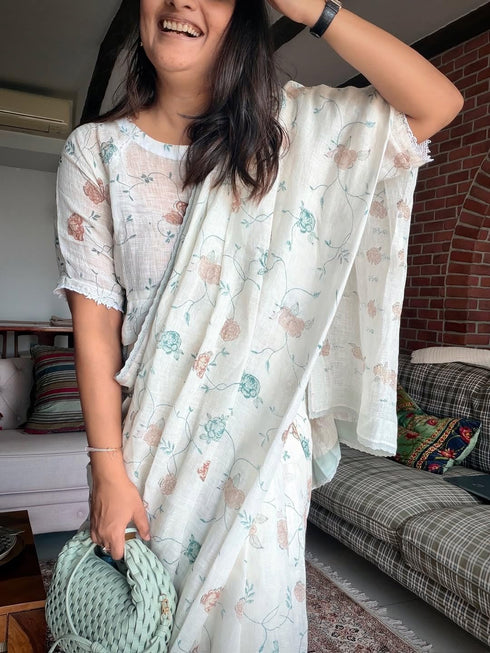 Vasthrlay Elegant Off White Printed Lightweight
