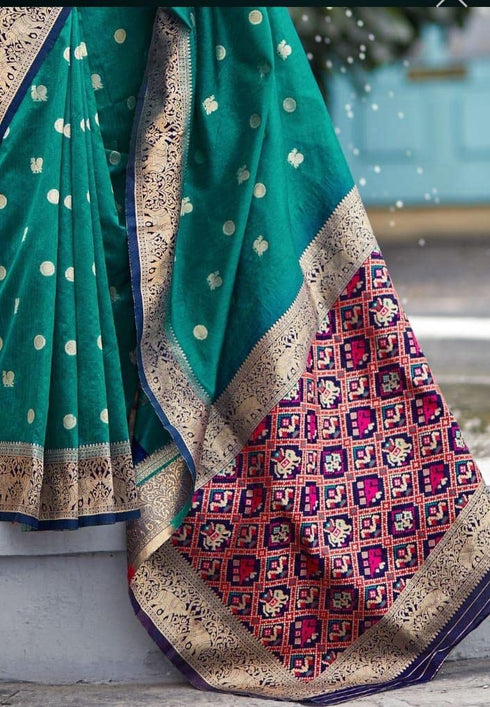 Vasthrlay Banarasi Saree