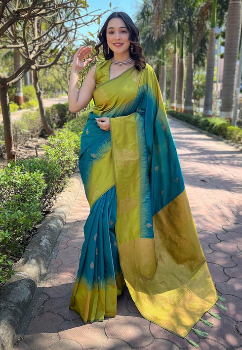 Vasthrlay Kanjivaram Woven Saree