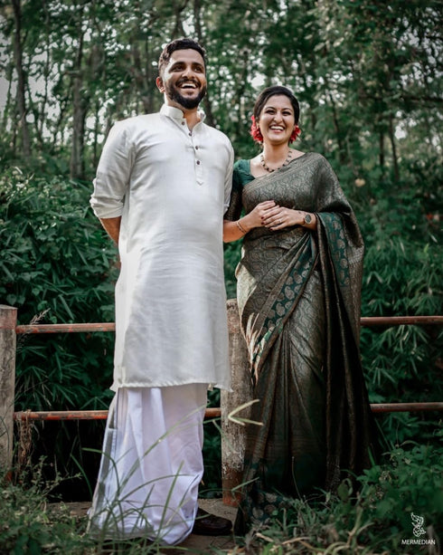 Vasthrlay Banarasi Unstitched Saree
