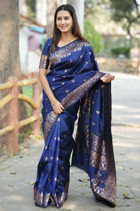 Vasthrlay Kanjivaram Handloom Golden Ethnic Wear