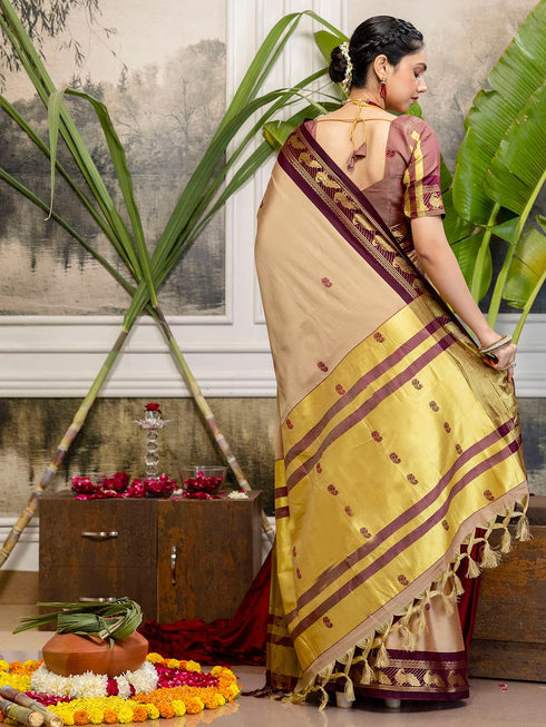 Vasthrlay Special Weaving Unstitched Light Green Saree