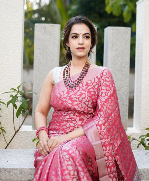 Vasthrlay Banarasi Traditional Unstitched Saree