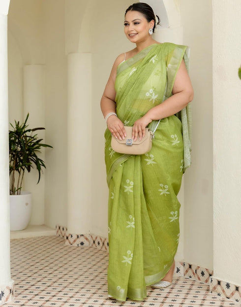 Vasthrlay Womens Printed Unstitched Orange Saree