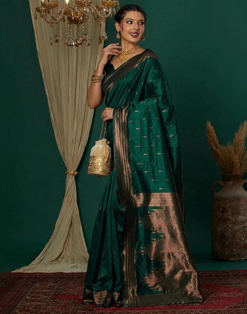 Vasthrlay Traditional Unstitched Saree