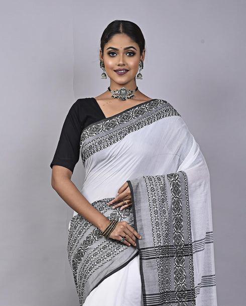 Vasthrlay Begampuri Traditional Saree