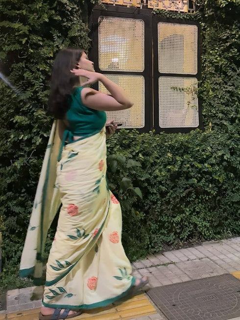 Vasthrlay Yellow Border Lightweight Handloom
