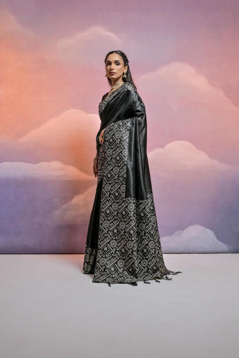 Vasthrlay Kalamkari Warli Design