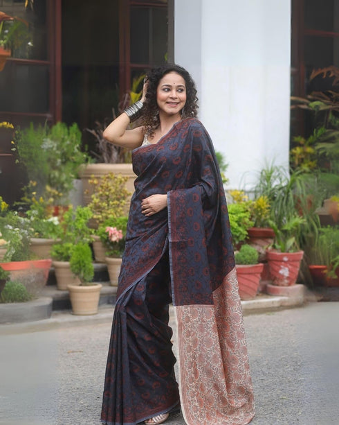 Vasthrlay Traditional Unstitched Saree