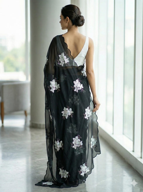 Vasthrlay Unstitched Saree